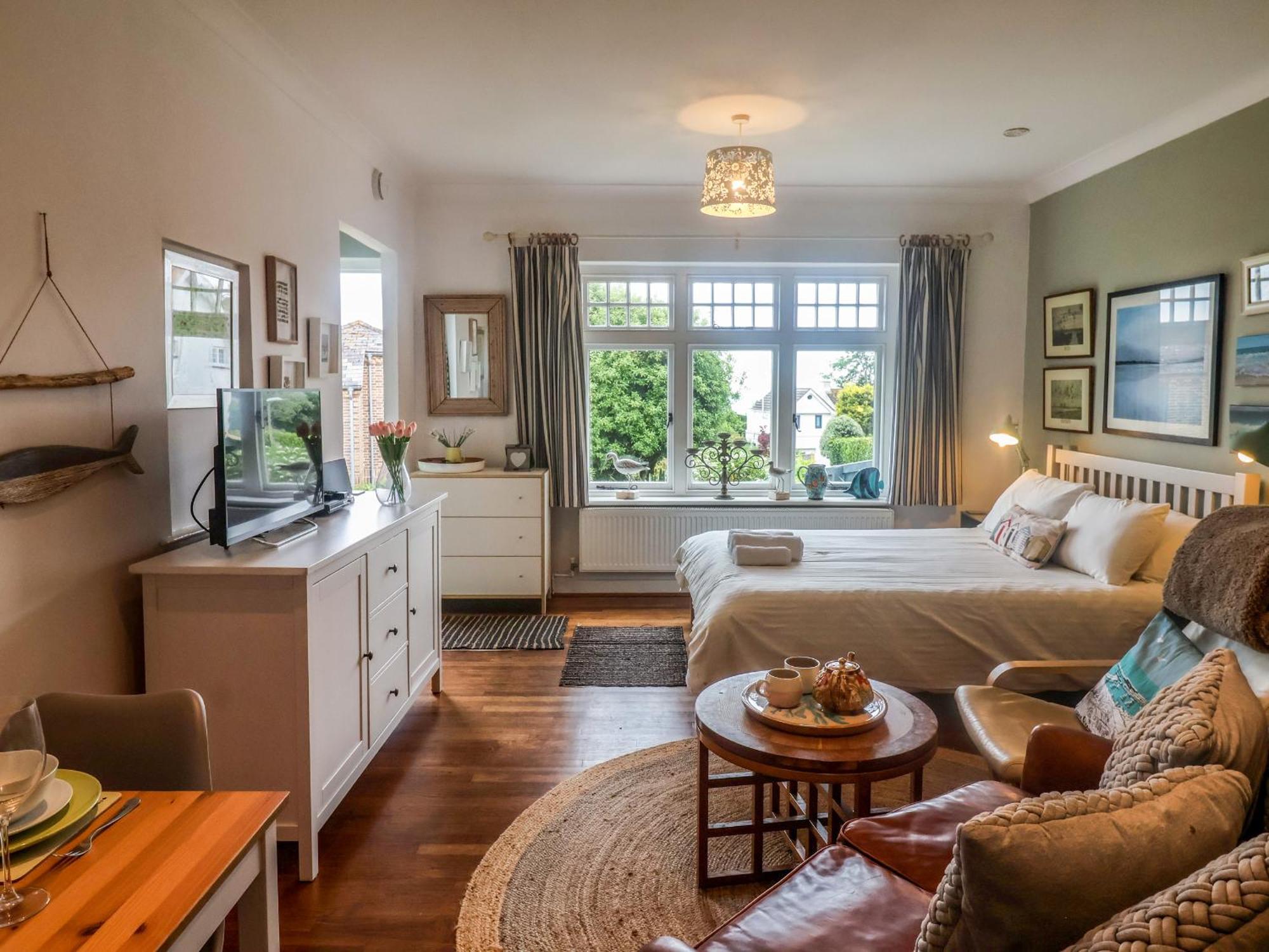 The Apartment At Queen Anne'S Lodge Lyme Regis Bagian luar foto