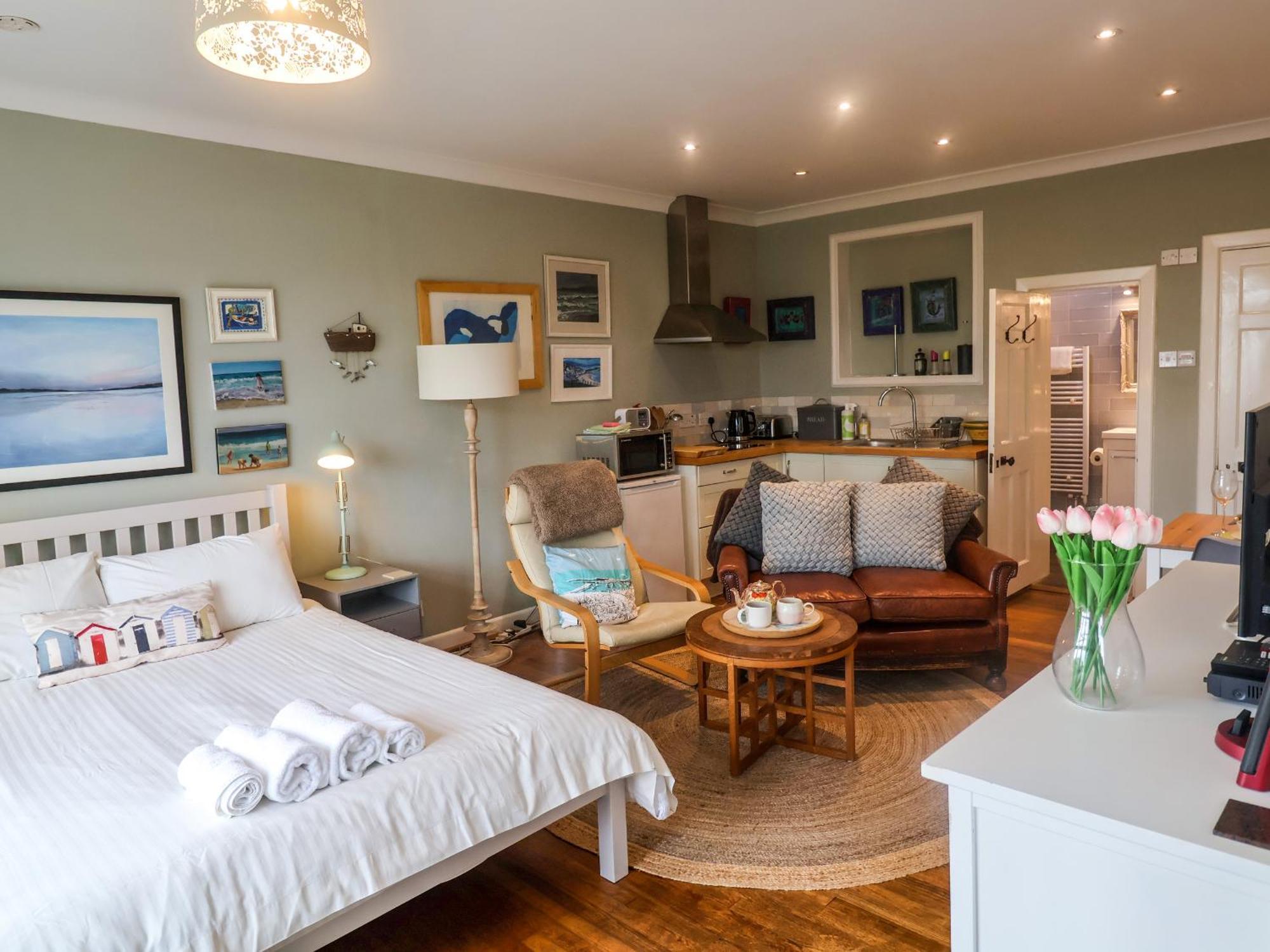 The Apartment At Queen Anne'S Lodge Lyme Regis Bagian luar foto