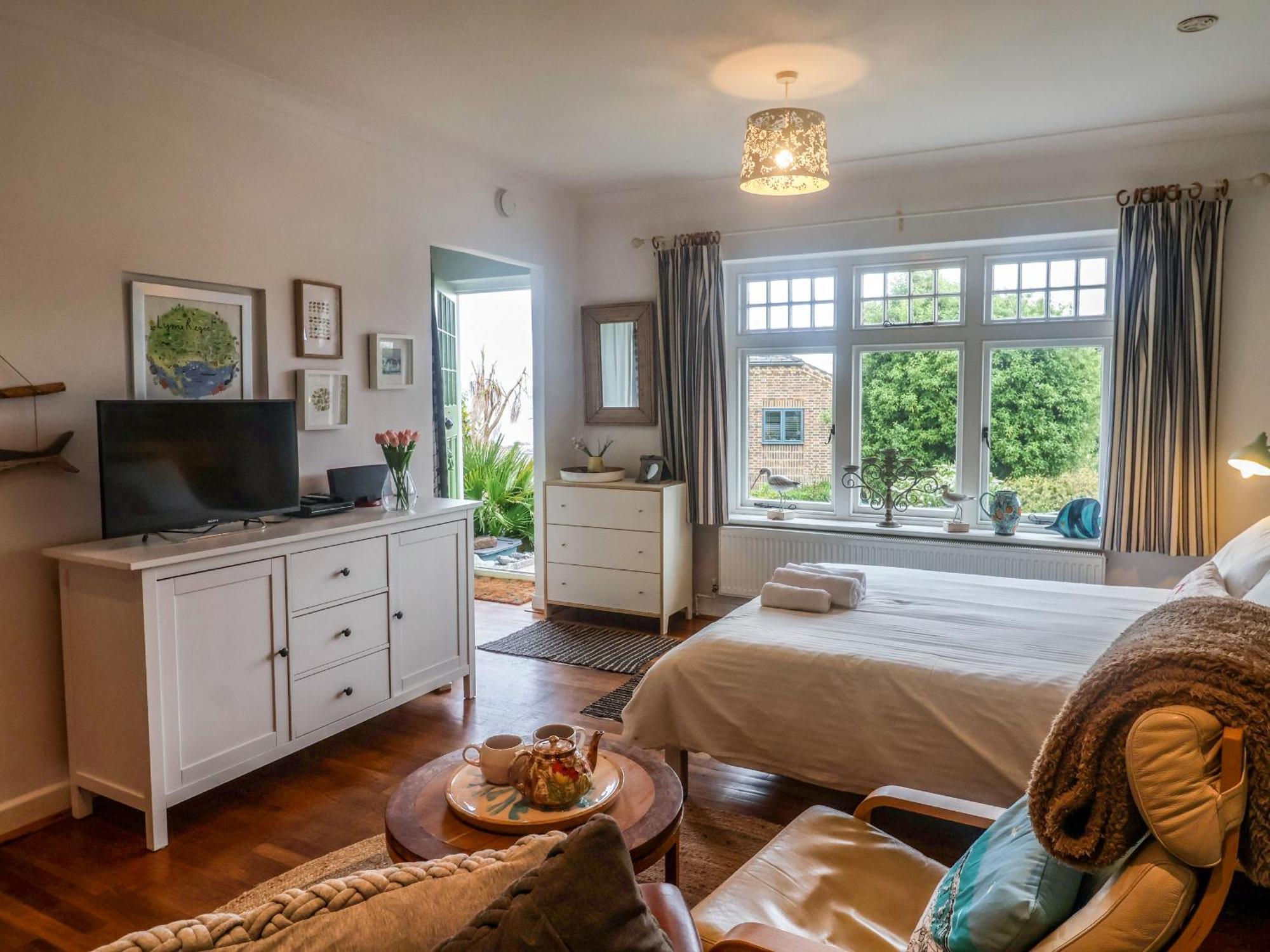 The Apartment At Queen Anne'S Lodge Lyme Regis Bagian luar foto