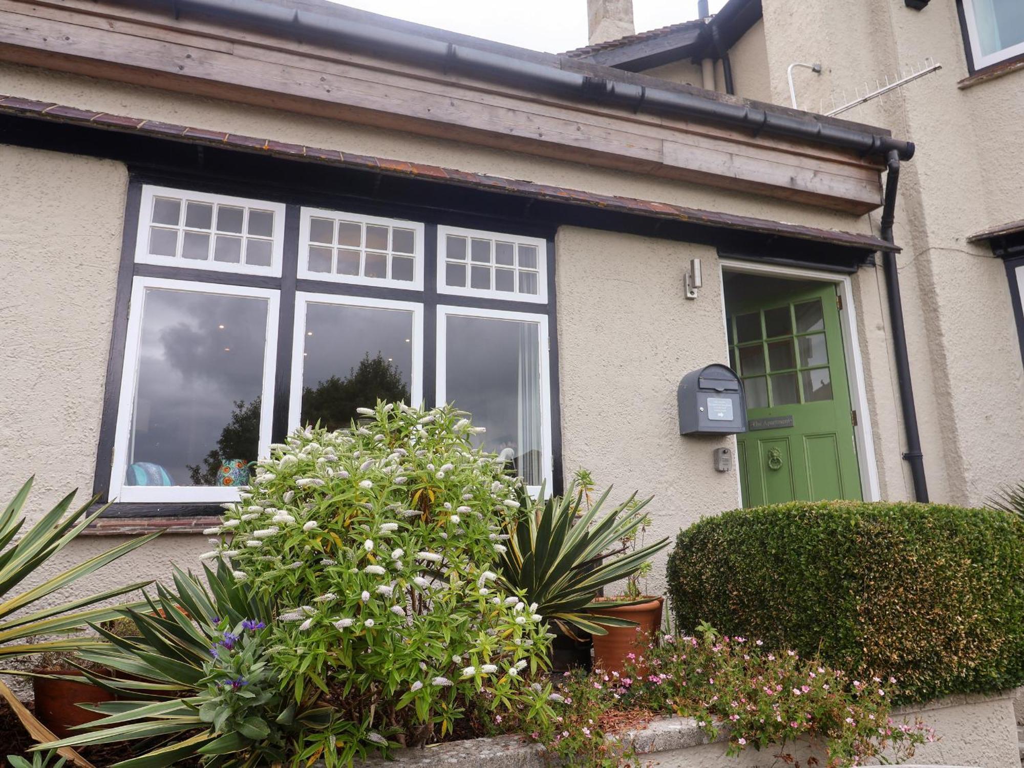 The Apartment At Queen Anne'S Lodge Lyme Regis Bagian luar foto