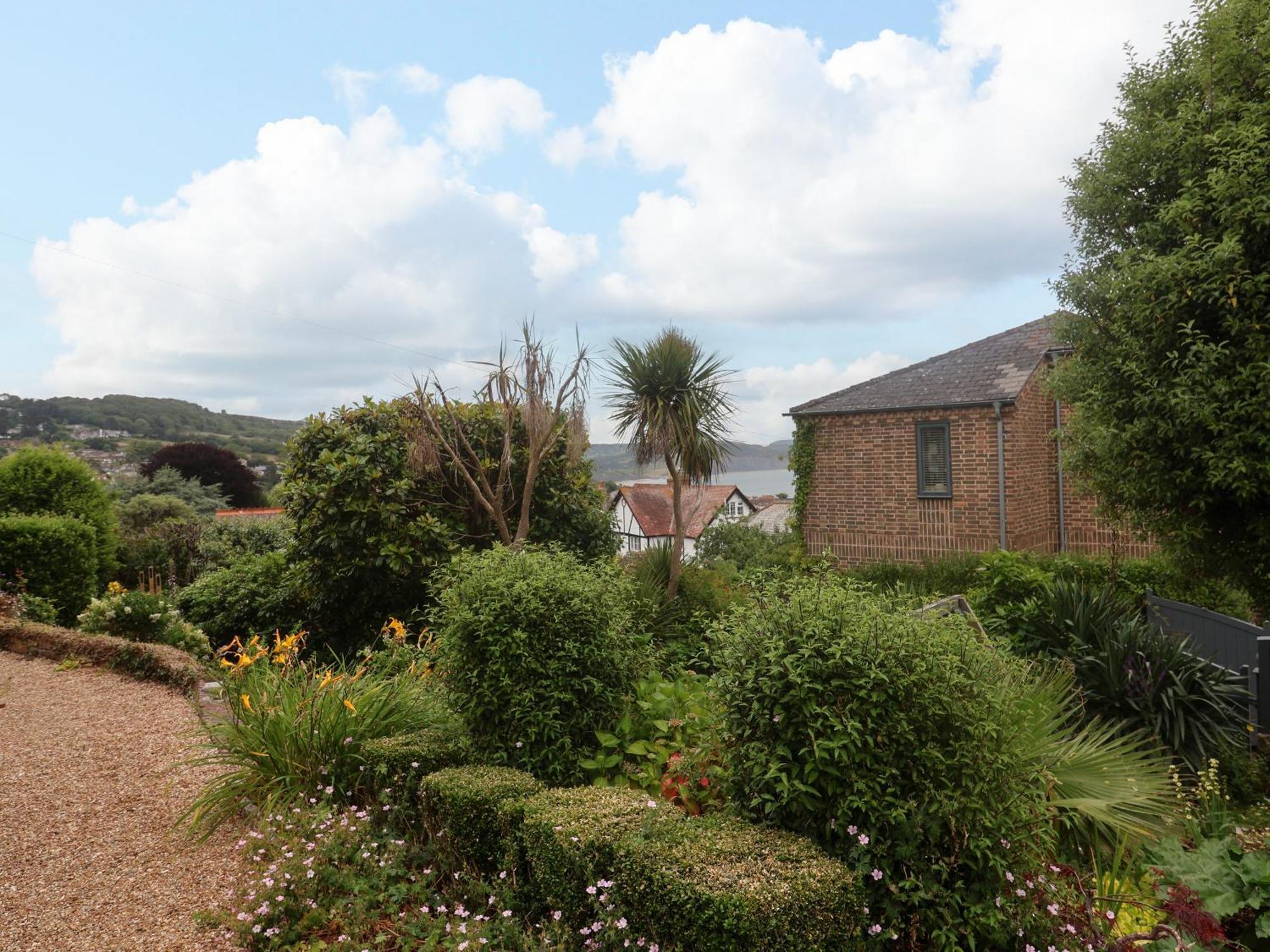 The Apartment At Queen Anne'S Lodge Lyme Regis Bagian luar foto